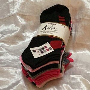 🖤NWT Awesome Bundle of 10 Assorted Bundle of Ladies FUN Ankle Socks Size 9–11 🖤
